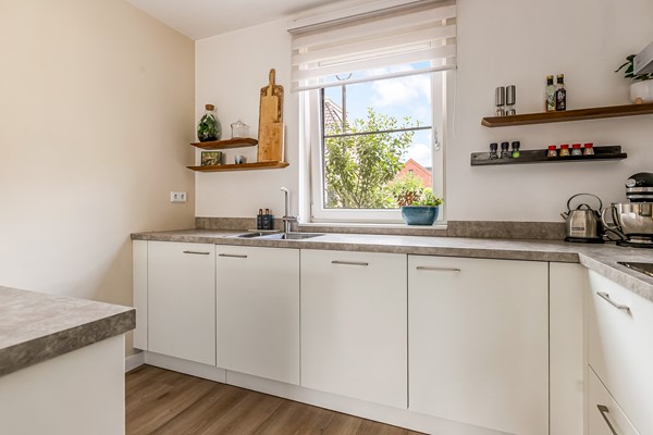 Medium property photo - Jean Perrinstraat 15, 1341 DG Almere